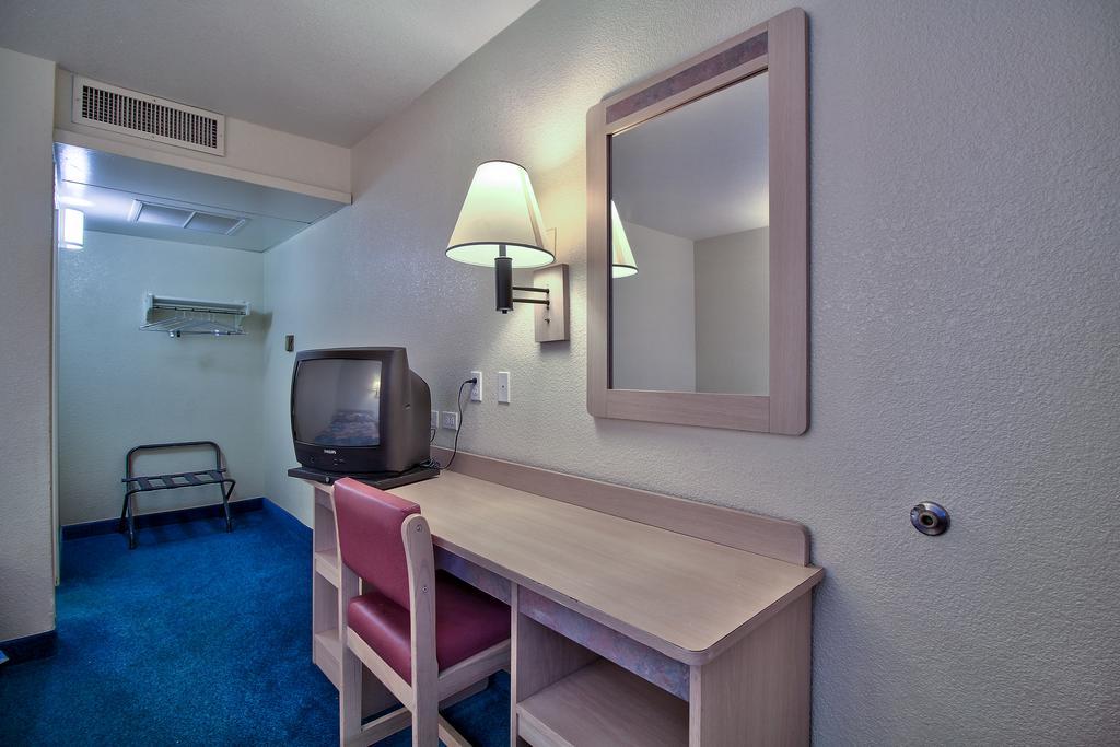 Budgetel Inn & Suites Yuma Habitación foto